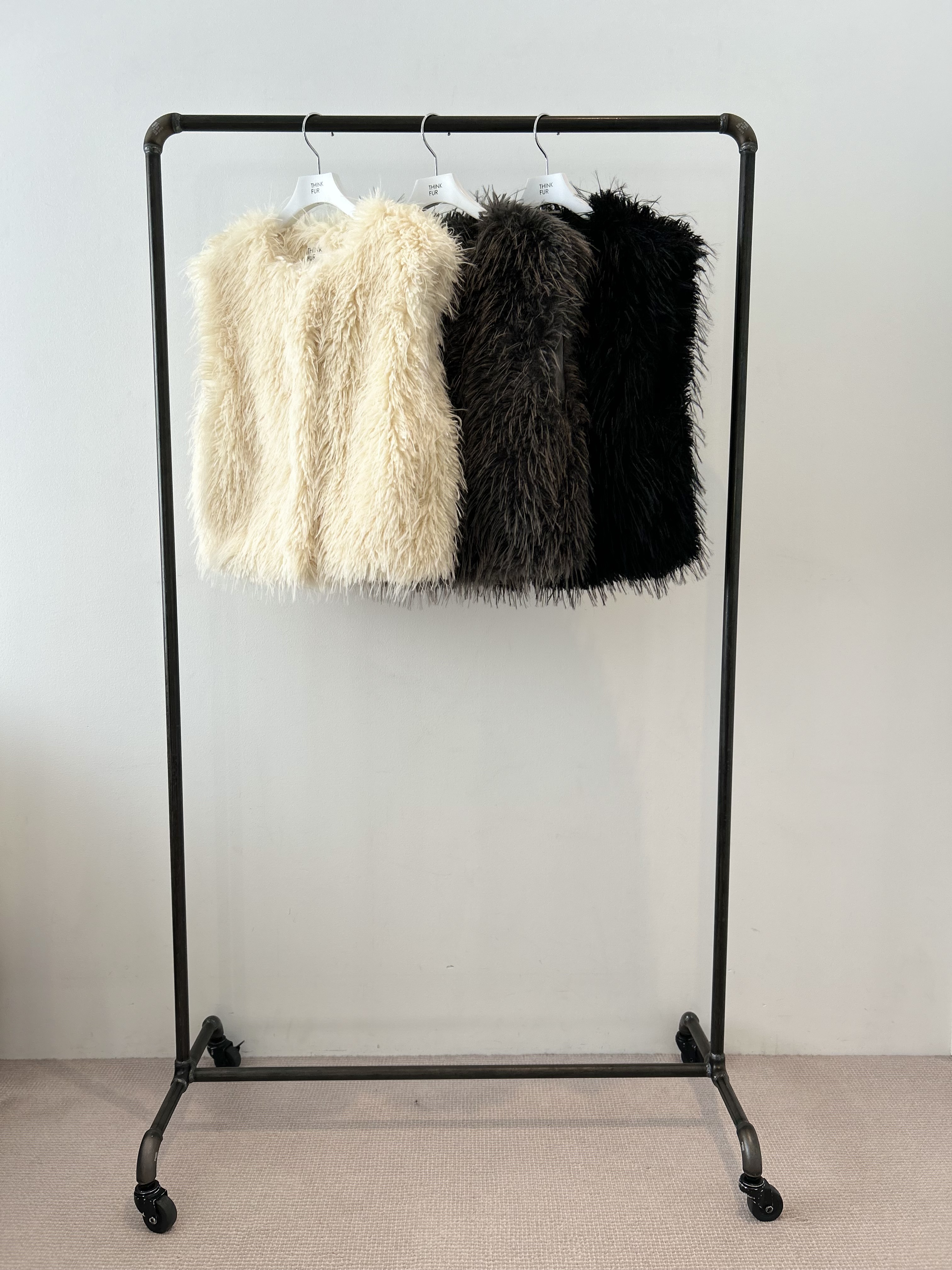 24TH-26】Fur minimal Vest | THINK FUR - 地球や環境に優しいEthical 